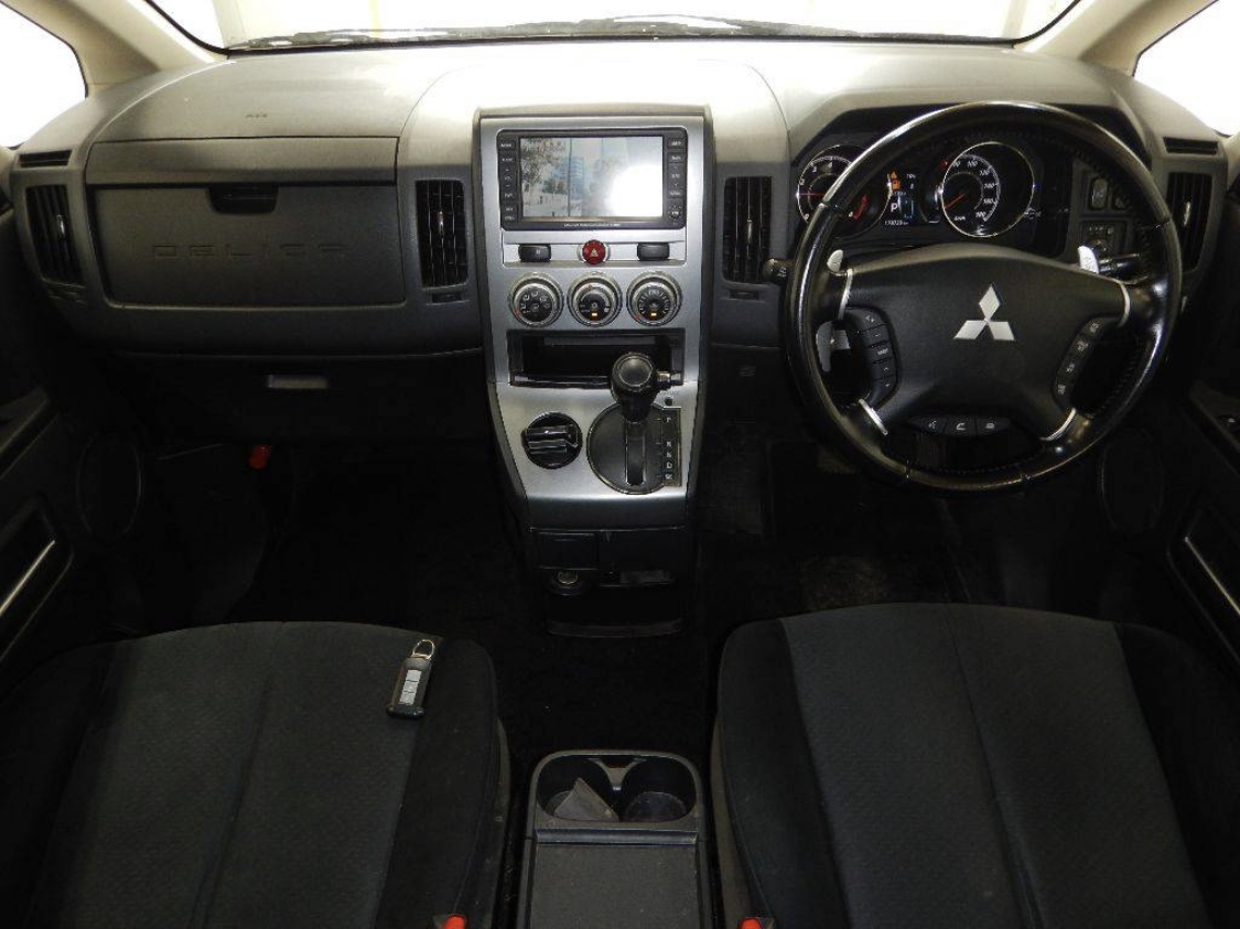 2017 Mitsubishi Delica D5