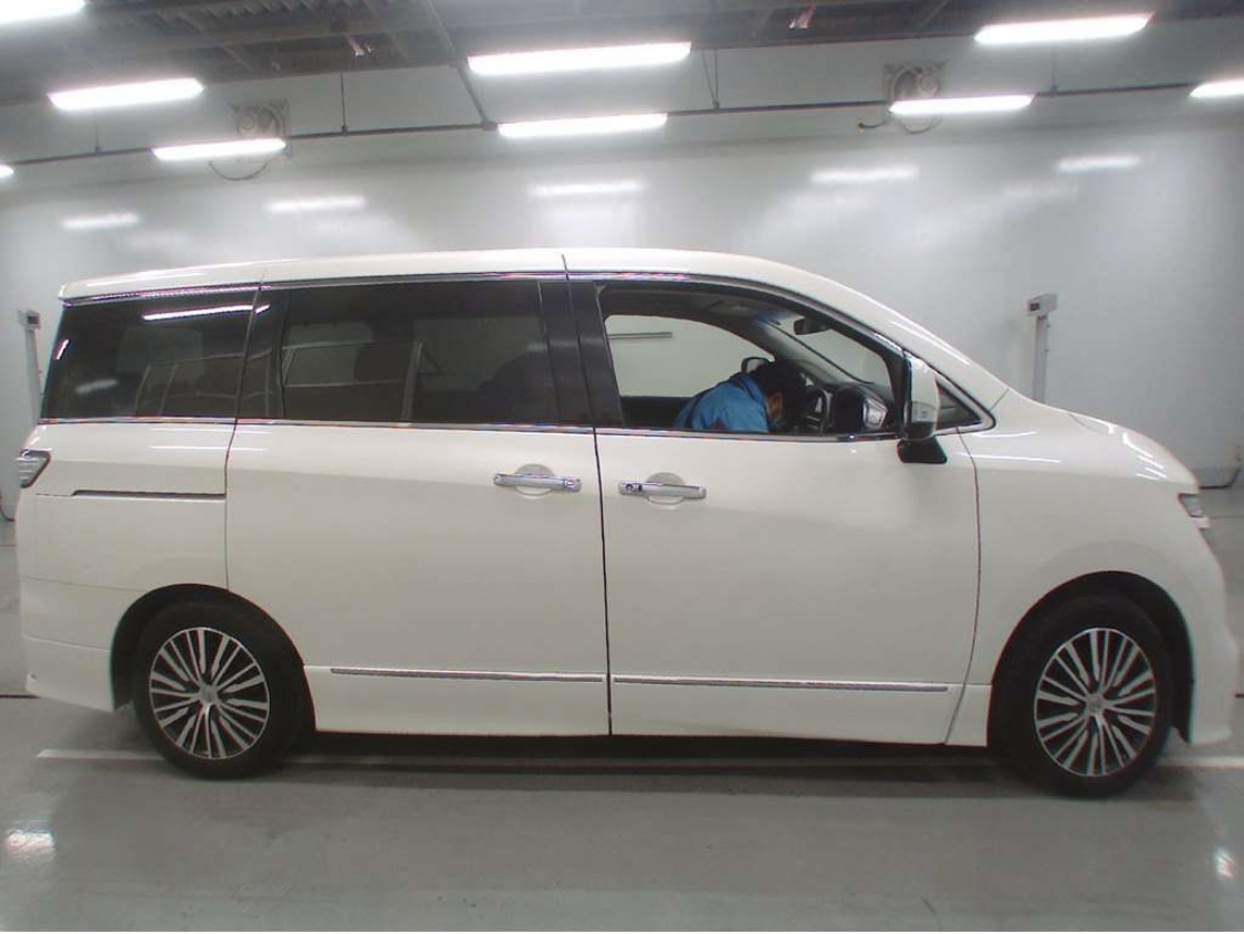 2019 Nissan Elgrand