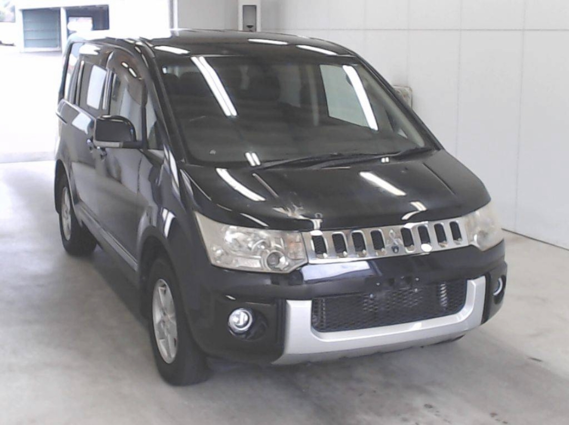 2017 Mitsubishi Delica D5