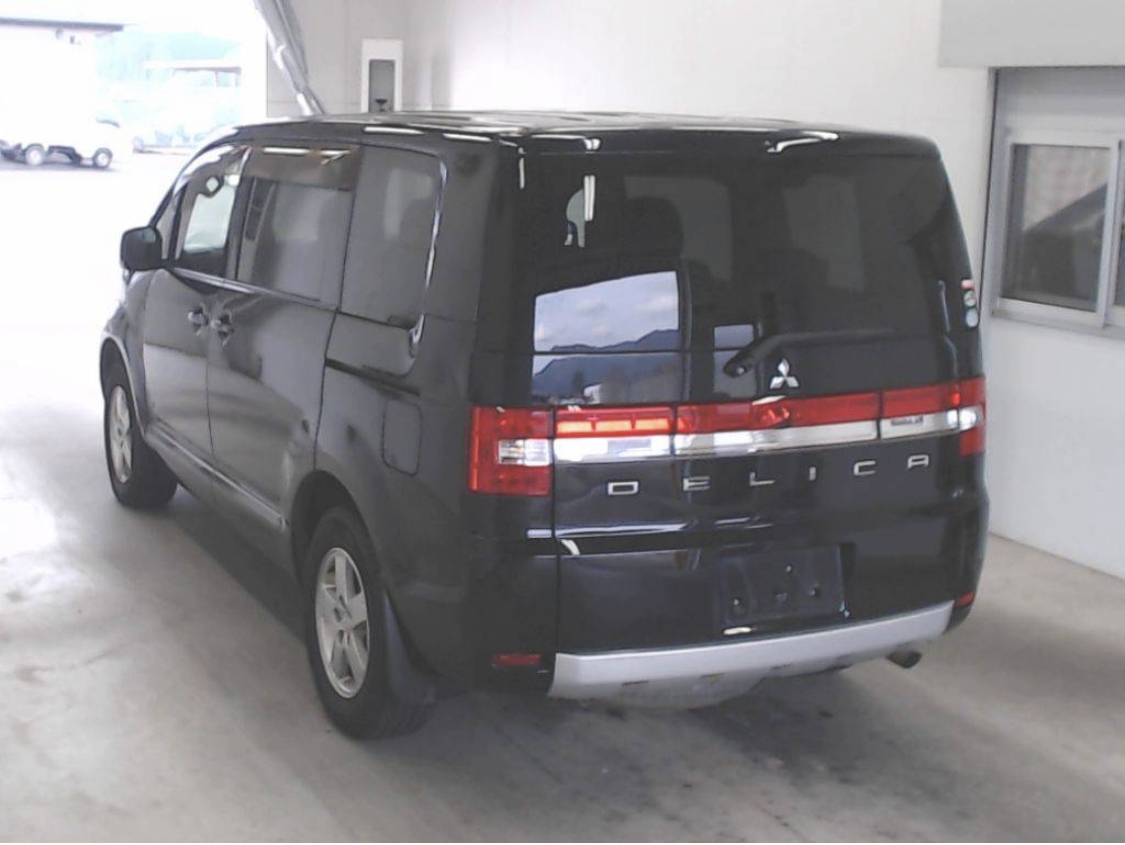 2017 Mitsubishi Delica D5